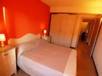 CENTRALLY quiet and typical residence -150 mt. from the sea Hotel a Levanto