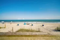 Oceanside Condo w/ Heated Indoor Pool, 2 Outdoor Pools, Beach Access & Bikes!