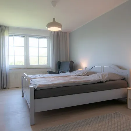 Spacious vacation apartment with terrace and garden