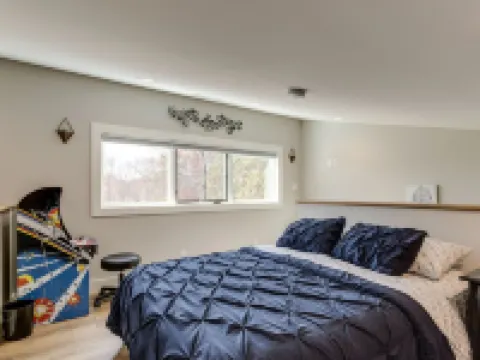 3-Br Luxury Home with Hot Tub & Arcade Games トレーシー・シティのホテル