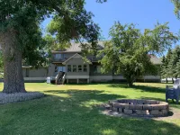 Spectacular Lakefront Retreat on 2 acres~ Perfect Large Family Getaway