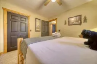 Creekside Cabin - Hot Tub, Firepit, Porch