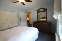 Pet Friendly Condo Overlooking Pool And Tennis Court.
