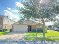 BODHI House - 4 Bedroom Home nested in a quiet community with King Bed Suite, Hotel dekat Baytown Historical Museum