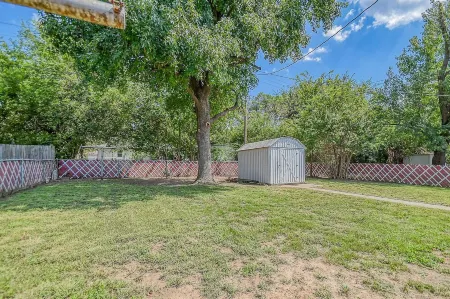 Oklahoma Themed 3 BED with lots of parking!   SHORT OR EXTENDED STAY! Отели рядом с достопримечательностью «STASH»