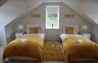 Balintombuie Holiday Home Hotels near Aonach air Chrith