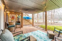 Life on the Lake. Enjoy the peace and kayaks.