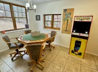 Lake Hartwell Log Cabin, Clemson, Fire Pit, Fenced Yard, Grill, Pets & Game Room - Gym