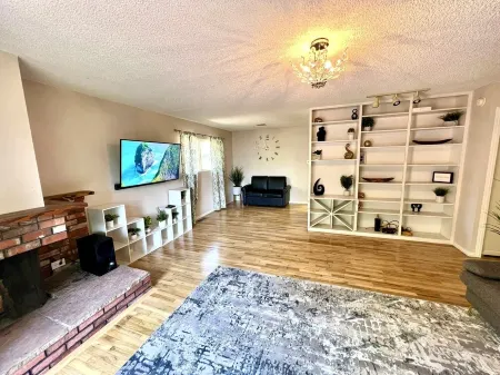 “Relax Home” 5 min away from downtown and 38 min from Fabulous Lake Tahoe. Отели рядом с достопримечательностью «Парк Ранчо Сан Рафаел Офф-Лиш Дог»