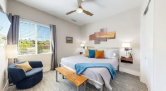 Style and Comfort ~ Close to Downtown, Red Rocks, Hiking, Csm Campus