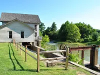 Chickamauga Lee & Gordon's Mills Historic Pierce House Hotels in Walker County