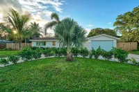 Heated Pool-Oversized Master - Close to Beach - Centrally Located 4 Bed / 3 Bath