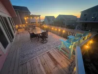 Paradise at The Point - Relaxing Home Steps to Beach + Sunsets + Ocean views