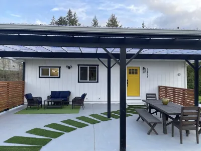 Colocha’s Home – A Forest Haven Hotels near Canoes Cabaret at Tulalip Resort Casino