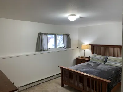 Cozy pet friendly apartment close to downtown Bozeman