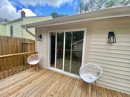 5 Minute Drive to Downtown Greenville!