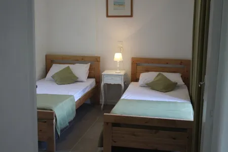 Gîte Larose sleeps 4 (accessible) just a stone's throw from Suisse Normande!