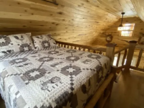 Campfire Retreat with outdoor hot tub under the stars and WiFi Hotels in Upshur County