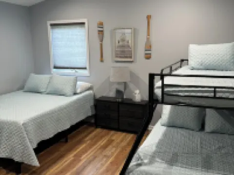 Huron Lake House Getaway at Old Homestead Beach = Beach & Chill Hoteles en Municipio de Huron