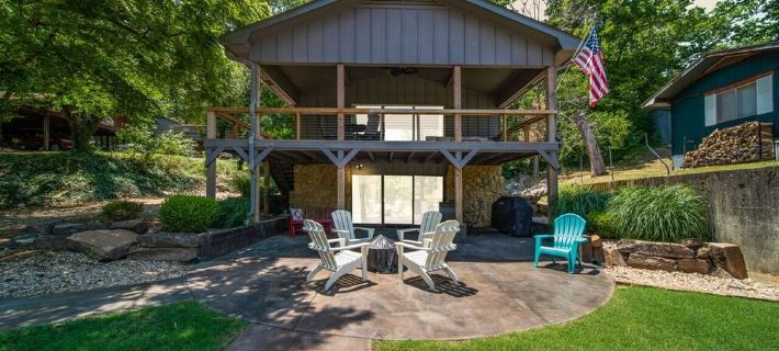 Remodeled cabin on Grand Lake with boat slip and boat dock.  Pet-Friendly! Hotels in Delaware County