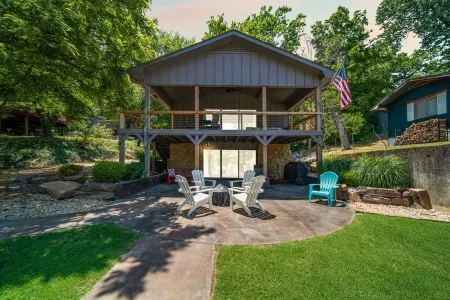 Remodeled cabin on Grand Lake with boat slip and boat dock.  Pet-Friendly!