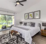 Lakefront!Free Heated Pool,Spa. Boat, Kayak. EV Charger. Ocotillo Chandler.