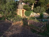 villa on terraced land planted with beautiful pool / spa, 1km from the sea