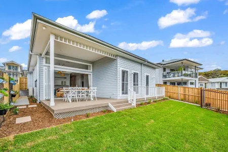 House on Catho and Moonee Beach. Special Book 2 Nights Stay Отели в г. Кэтрин Хилл Бэй