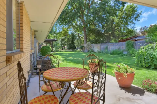 Beautifully updated. Convenient central Boise location