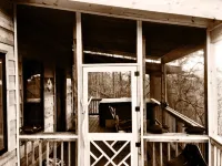 2BR/2Bath1800's Original Secluded Romantic River Mountain Cabin Therapy Hottub