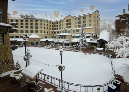 CRBC - Heart of BC Village, AC, Ski in/out, 2 Master Suites, Walk to Everything