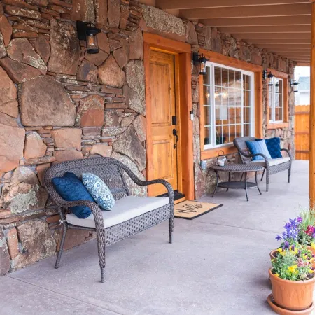 Relaxing Stoney Cottage- Air Conditioning and Gas Fire Pit.
