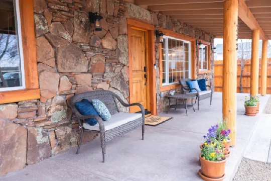 Relaxing Stoney Cottage- Air Conditioning and Gas Fire Pit.