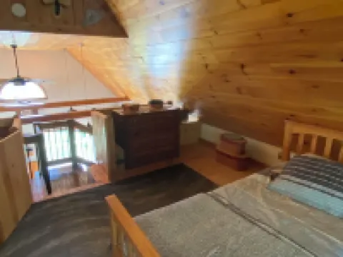 Beautiful lakefront camp with sunset view over big moose mountain 格林維爾酒店