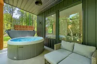 Afternoon Delight at Trickle Creek at Hocking Hills