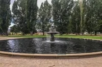 Enjoy Artisan Bread ❤️ Quiet Rambler + Historic Park, Firepit, Pets, 2 Car Garage