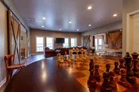 Premium 5 Bedroom 4 kings/ 6 Twins LAKE FRONT Home...BOOK JUNE PROMO DEALS NOW!