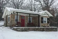Cabin No. 2 @ The Old Swiss Village - Lake View!