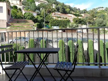 Menton Garavan Studio Bord de Mer et Plages Отели рядом с достопримечательностью «Музей Жана Кокто - Коллекция Северина Вундермана»