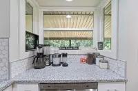 Bella's Vista - Hound Dog Haven