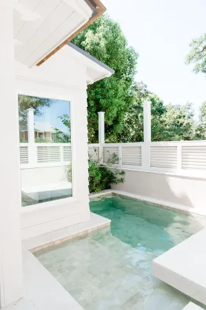 Elegant Cottage on the Bluff Downtown Fairhope (B)