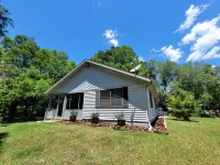Serendipity Lakehouse with dock, canoes and kayaks  plus we are pet friendly!