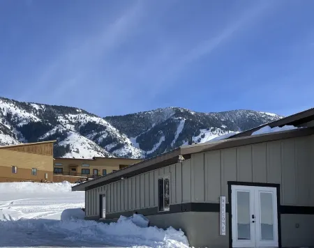 Valley View Mountain Getaway! Four Seasons of Fun!