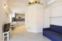 Apartment with lake view terrace Hotels in Massino Visconti