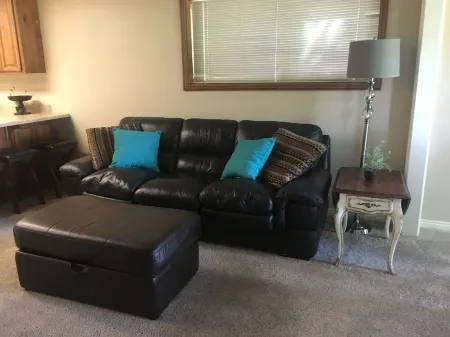 Cute 2 Bedroom 1Bath; Sports Village - Sleeps 6 Отели в г. Санкт-Джордж