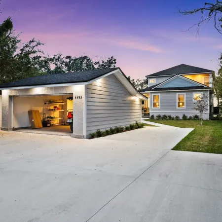 Gorgeous Waterfront w/ Golf Cart! 4 bds, 3.5 ba! Sleeps 12