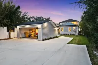 Gorgeous Waterfront w/ Golf Cart! 4 bds, 3.5 ba! Sleeps 12 Hotels in Crescent Beach