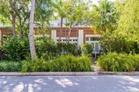 Hemingway Hideaway in the Truman Annex