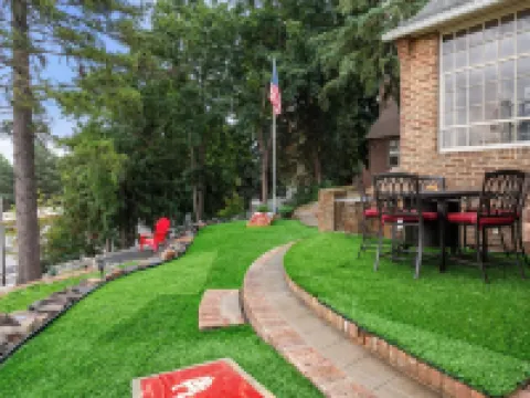 Historic WSU Drucker House-1/2 Block From Campus on College Hill Hotels in Pullman