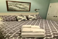 "Barefoot Paradise," Unobstructed Oceanfront, Linens, Heated pool, Modern Decor Отели в г. Индиан Бич